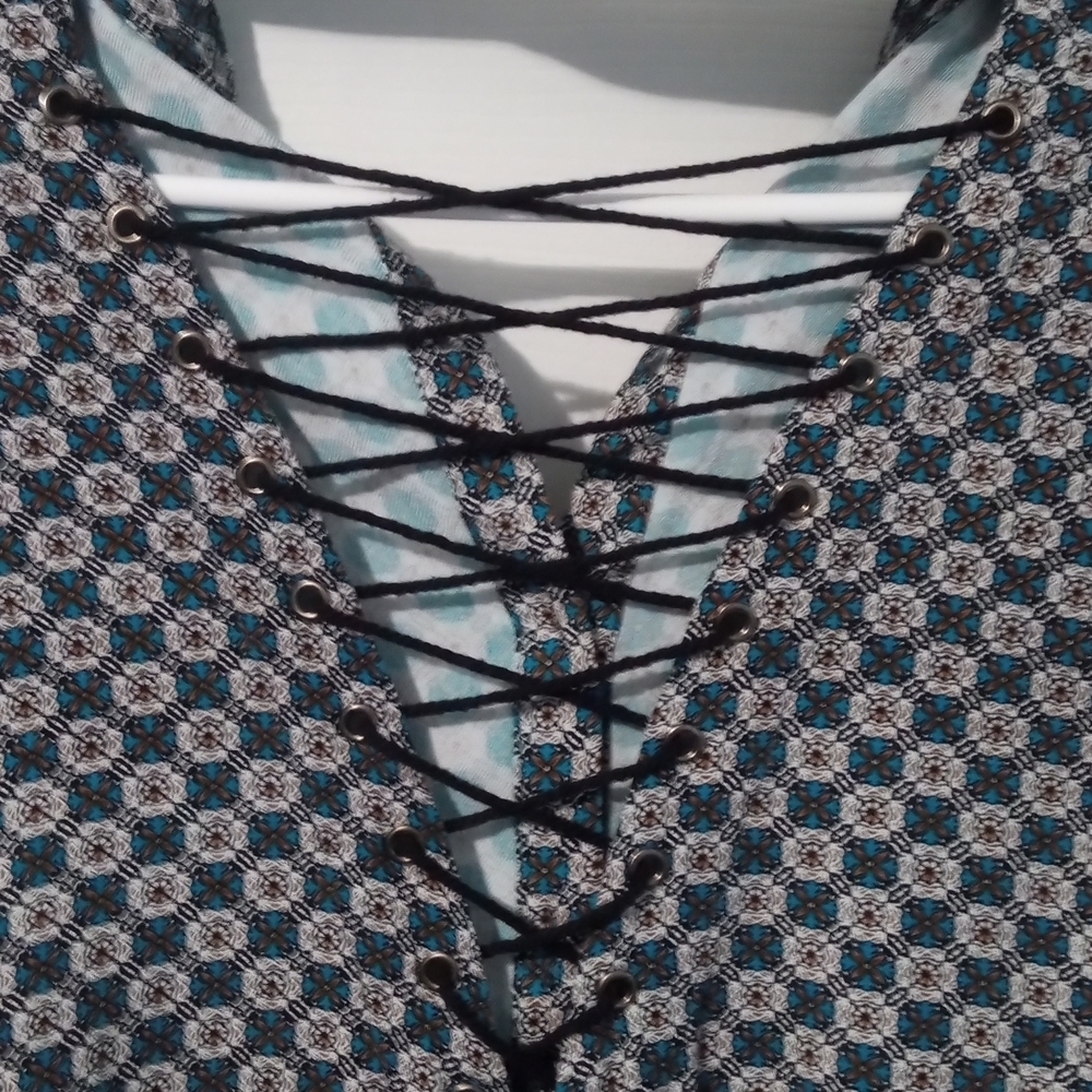 Gilded Intent Navy and White Patterned Blouse - Picture 2 of 5